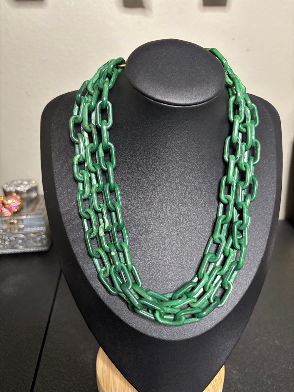 Bold Green Multi-Strand Link Lightweight Acrylic Statement Necklace